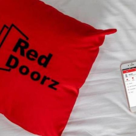 RedDoorz near Mangga Dua Square Hotel Jakarta Bagian luar foto