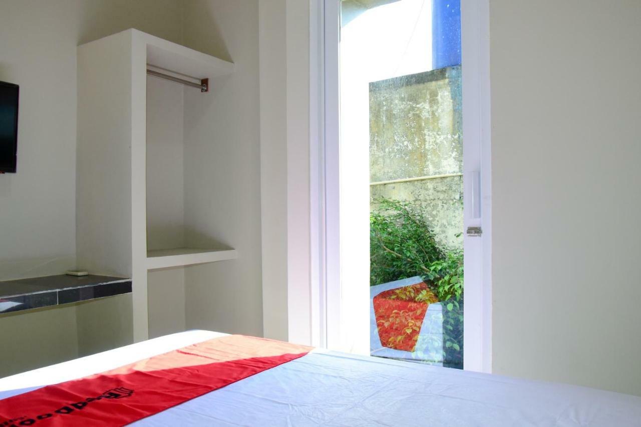 RedDoorz near Mangga Dua Square Hotel Jakarta Bagian luar foto